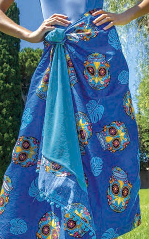 04585 Toalla pareo con rizo, estampado " Calaveras "