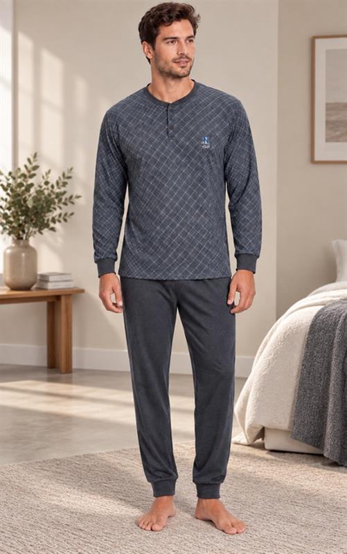 016-93 Pijama afelpado con dibujo para hombre.