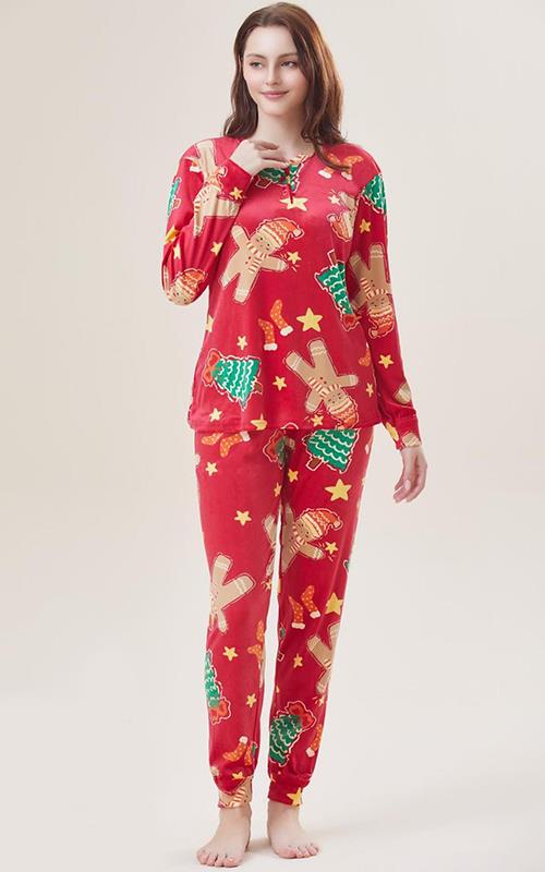 1375 1 Pijama navideño unisex de coralina.
