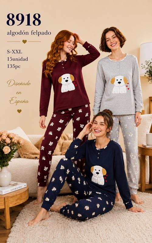 8918 Pijama de mujer afelpado con perrito en relieve