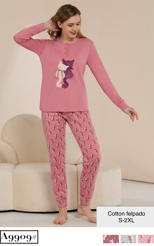 A9909 Pijama afelpado para mujer.