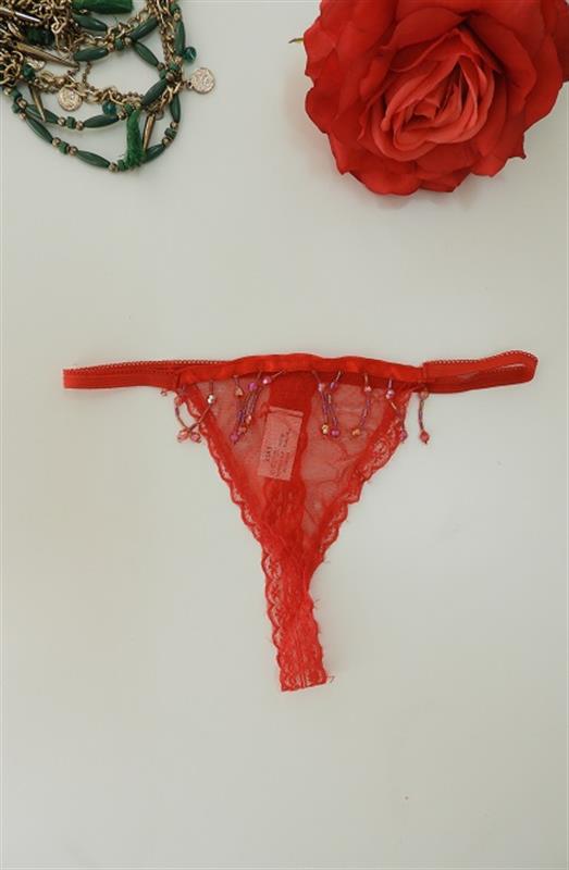 T122 Tanga roja de hilo con encaje