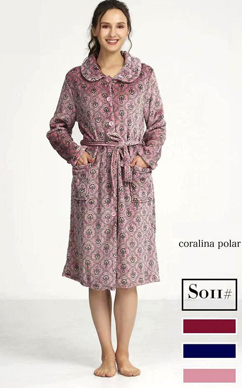 S011 Bata larga de coralina, estampada, para mujer.